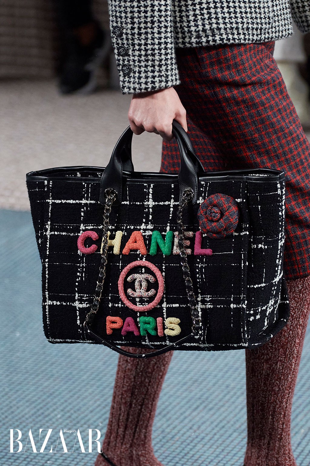 TÚI XÁCH CHANEL MỚI MÙA THU ĐÔNG 2022 LĂNG XÊ VẢI TWEED